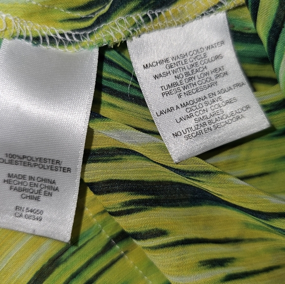Jones New York Vibrant Green Drop Sleeve V-Neck Sheer Blouse Lg - Picture 10 of 11